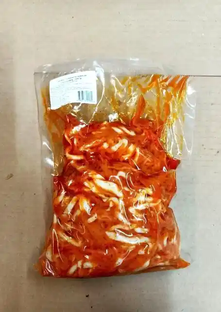 [19-22] Салат из моркови по-корейски с кальмаром 1 кг (вакуум) Некрасовское подворье