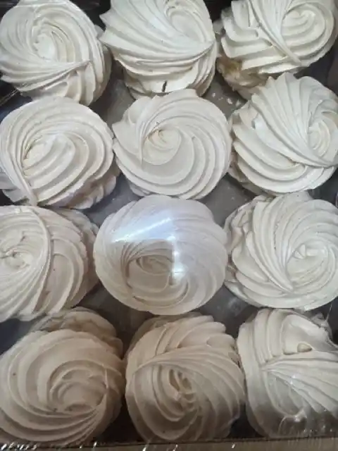 [14-129] Безе Пирожное (Колобок) 1/12шт.