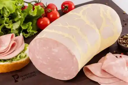 Колбаса на сливках с сальцем вареная